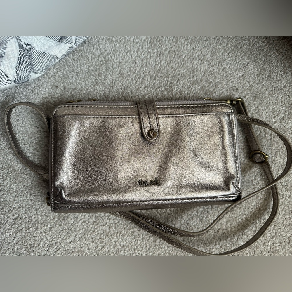 Iris Large Metallic Leather Smartphone Crossbody Bag/wallet
